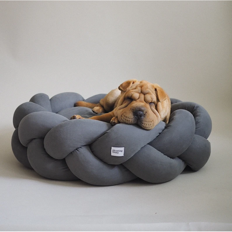 Top selling luxury design luxury pet sofa removable and washable winter dog bed sofa 